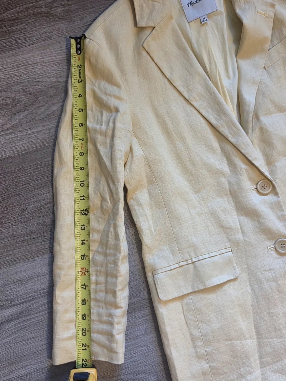 Madewell Yellow Linen-Blend Relaxed Blazer .They run big and fit like a size M. - Picture 5 of 9